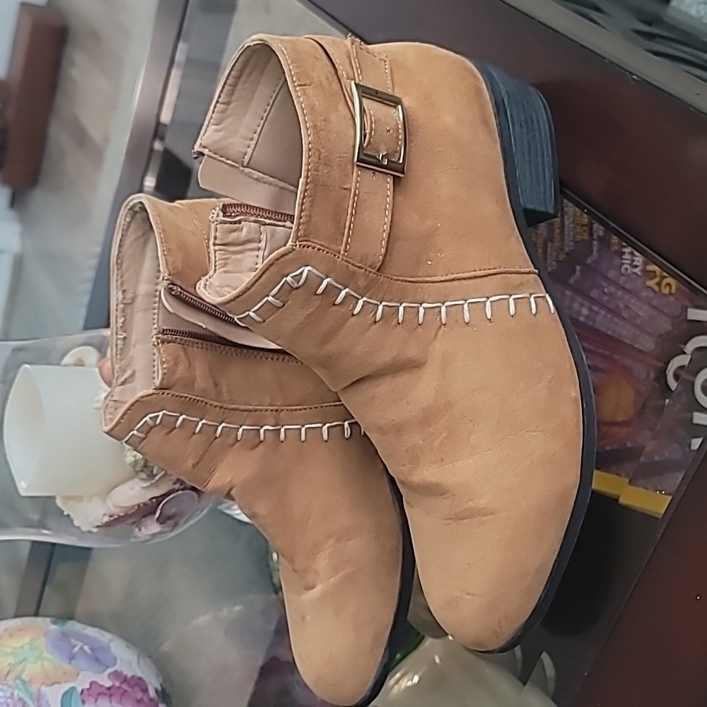 Sophie Sue Ankle Boot Size 8 Brown Women's Booties Camel Suede Side Zip Vegan